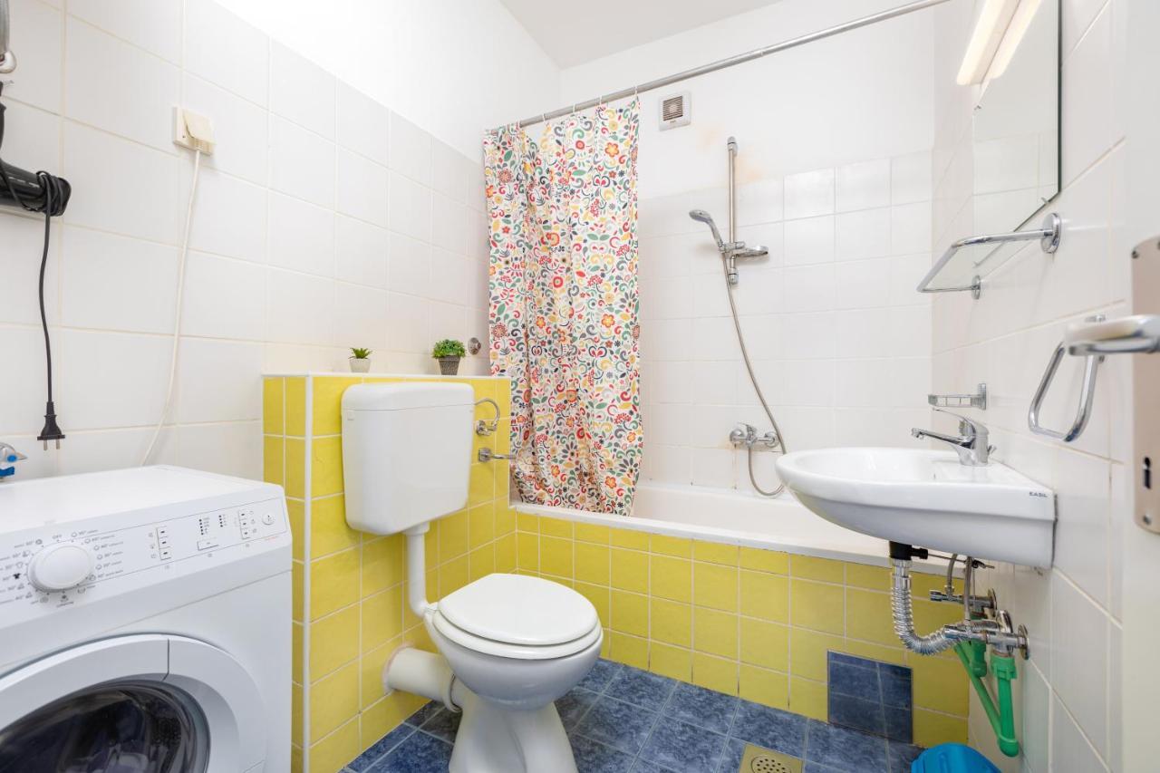 Apartman Leona Appartamento Vrbnik Esterno foto