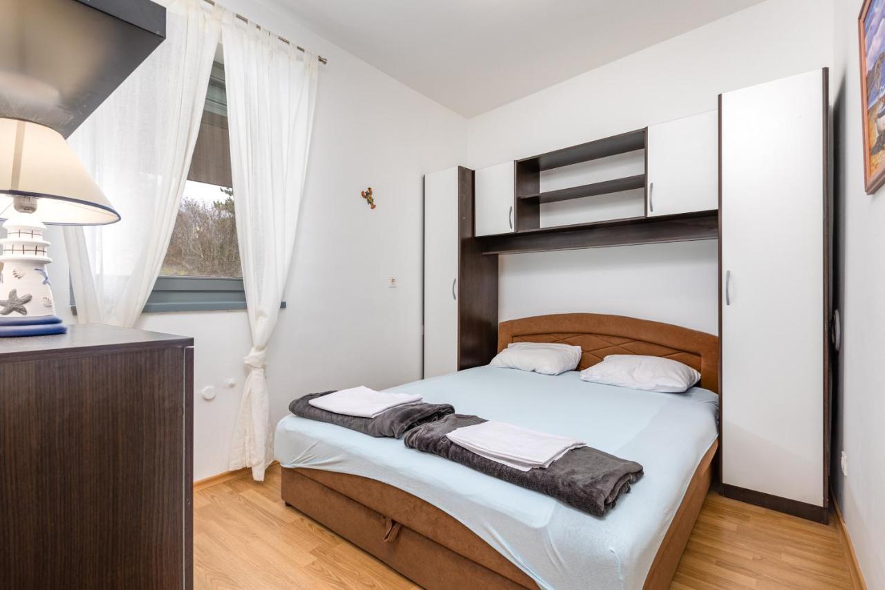 Apartman Leona Appartamento Vrbnik Esterno foto