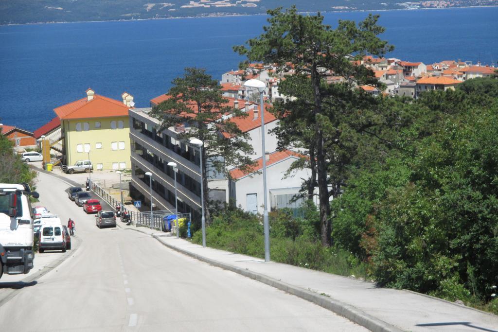 Apartman Leona Appartamento Vrbnik Esterno foto